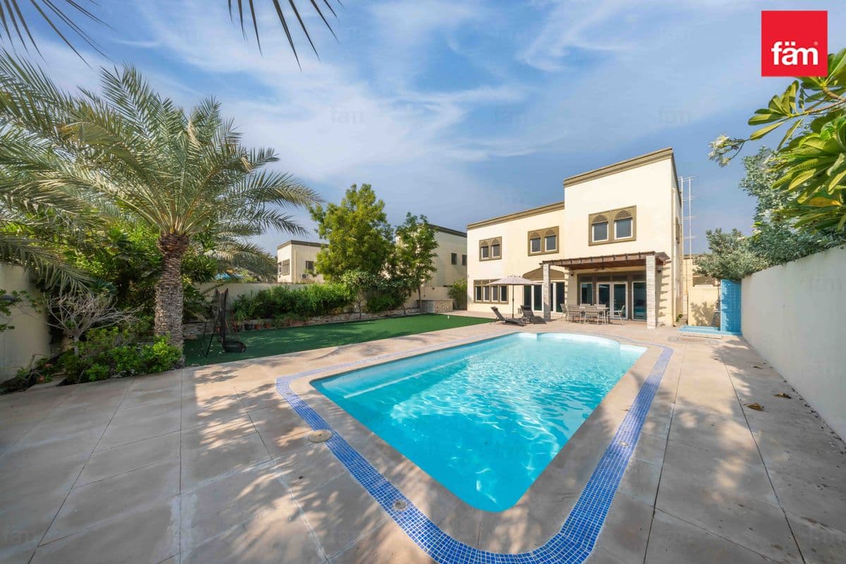 3 bedroom villa in District 5, photograph 1 of 20