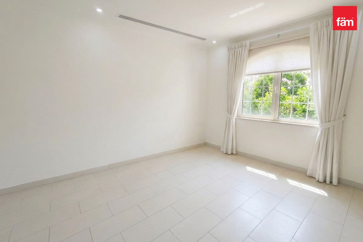 4 bedroom villa in District 8, photograph 8 of 20