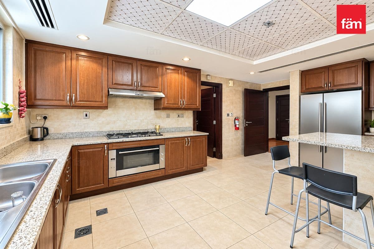 5 bedroom villa in District 4, photograph 14 of 20