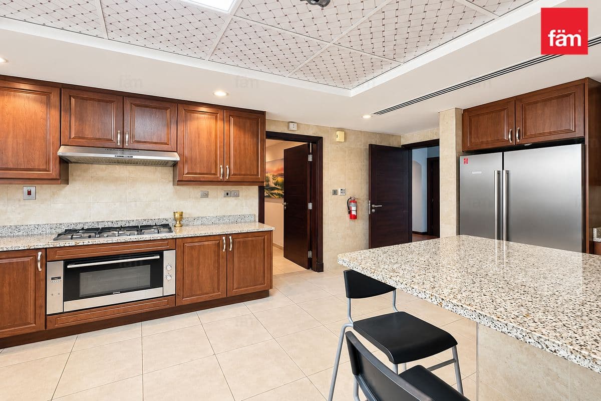 5 bedroom villa in District 4, photograph 16 of 20