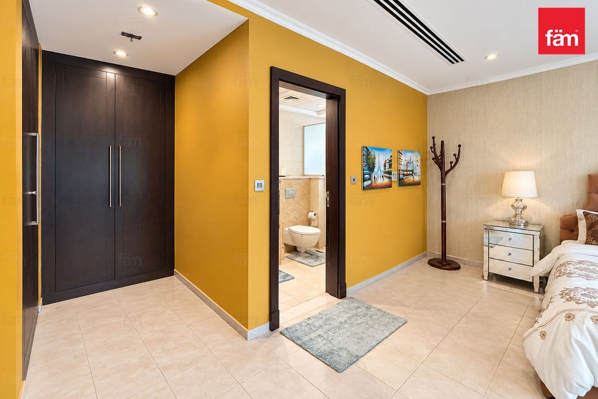 5 bedroom villa in District 4, photograph 20 of 20