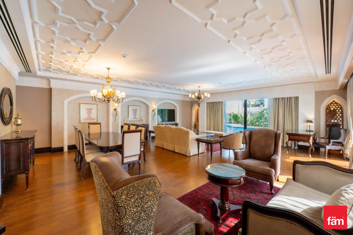 4 bedroom villa in Jumeirah Zabeel Saray Royal Residences, photograph 2 of 20