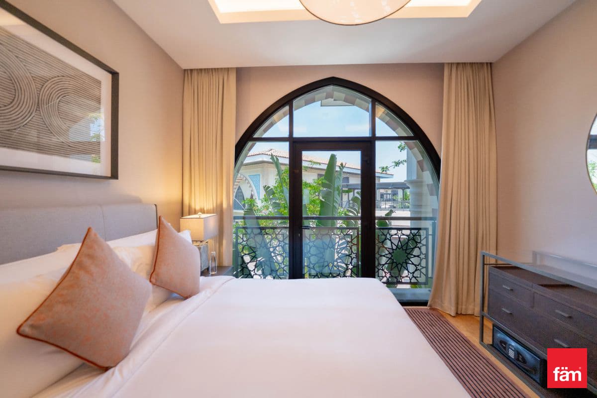 5 bedroom villa in Jumeirah Zabeel Saray Royal Residences, photograph 13 of 20