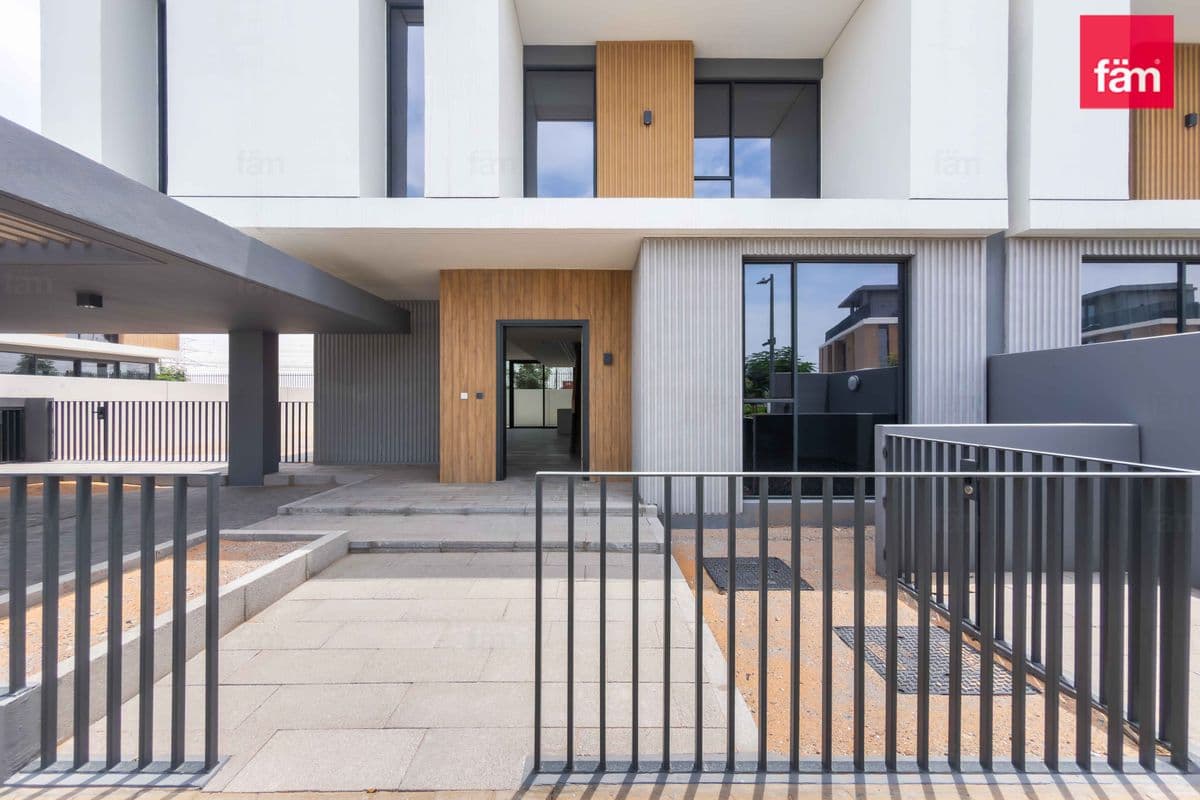 Single Row | Spacious | Tenanted