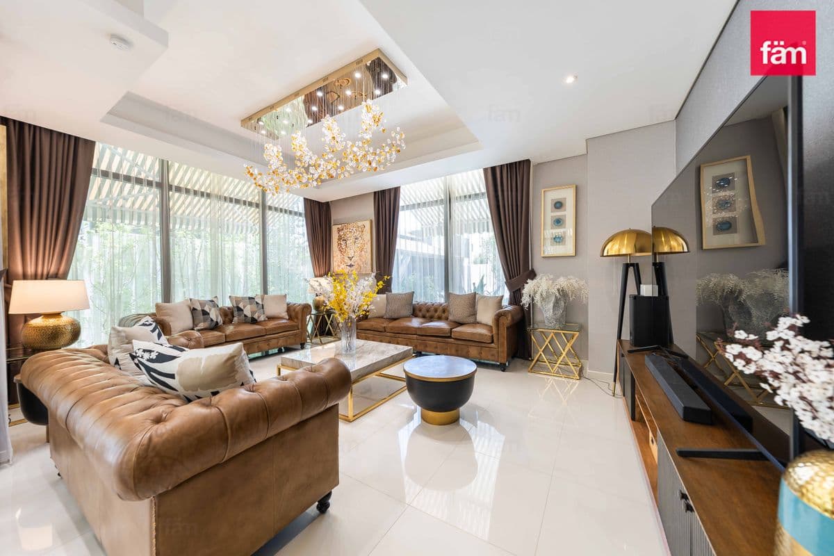 6 bedroom villa in Juniper - Damac Hills 2, photograph 5 of 20