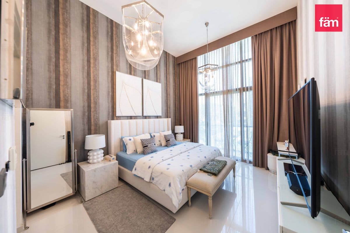 6 bedroom villa in Juniper - Damac Hills 2, photograph 14 of 20