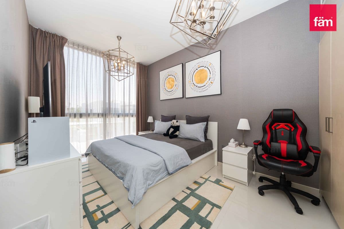 6 bedroom villa in Juniper - Damac Hills 2, photograph 15 of 20