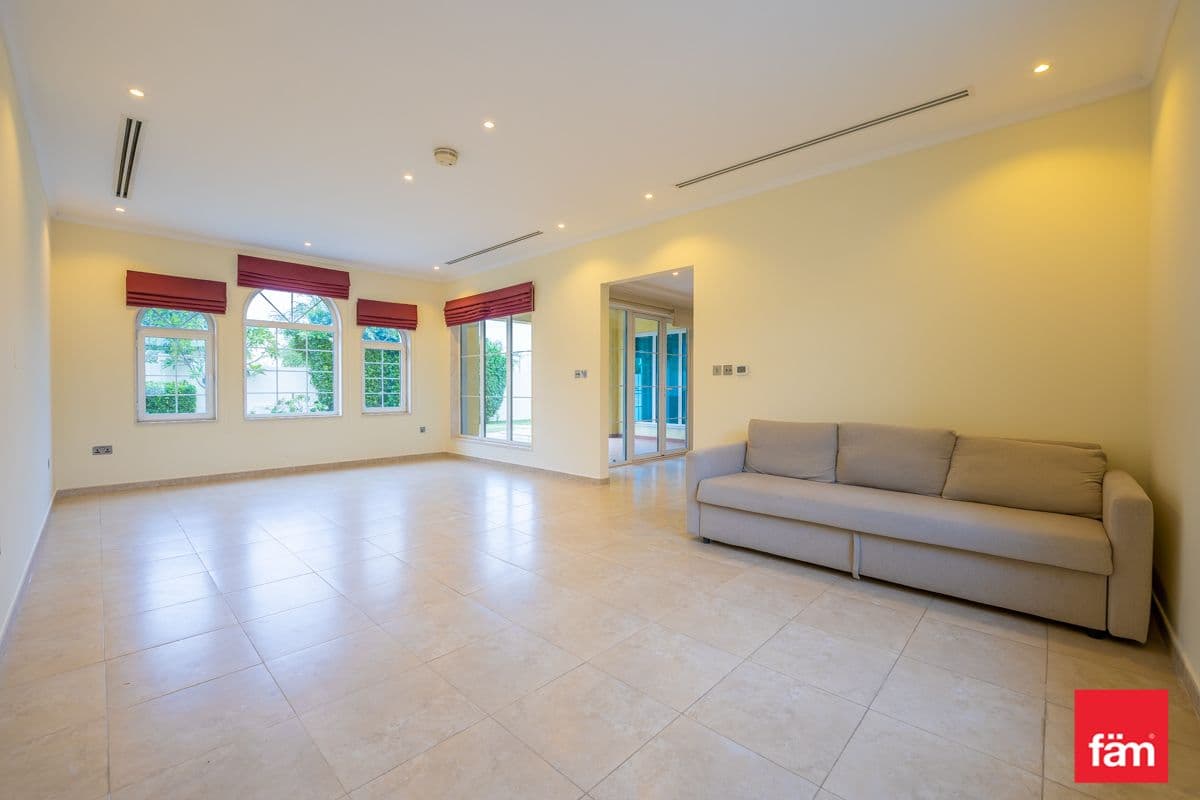 3 bedroom villa in District 5, photograph 8 of 20