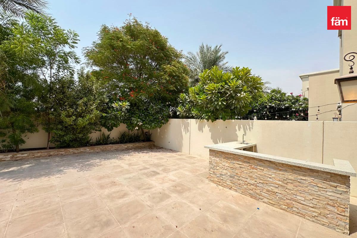 4 bedroom villa in Lila, photograph 7 of 14