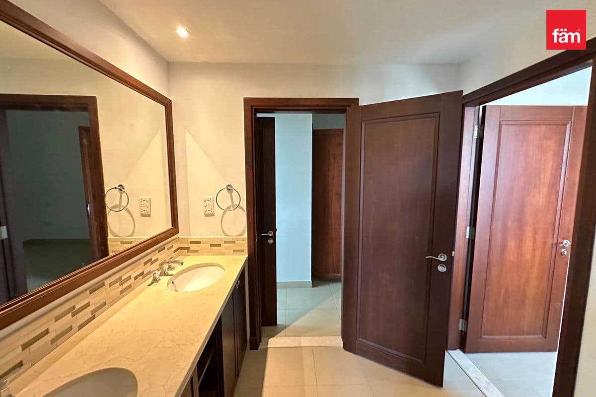 4 bedroom villa in Lila, photograph 12 of 14