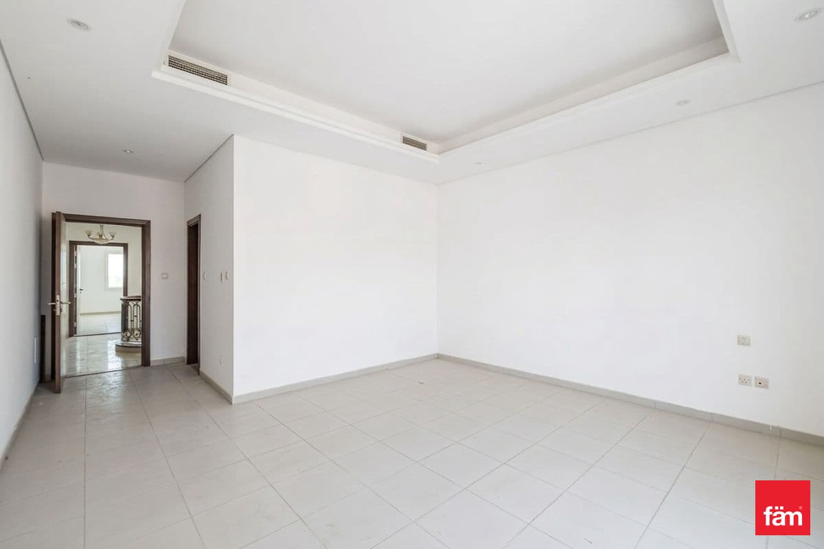 6 bedroom villa in Living Legends B Villas, photograph 10 of 13