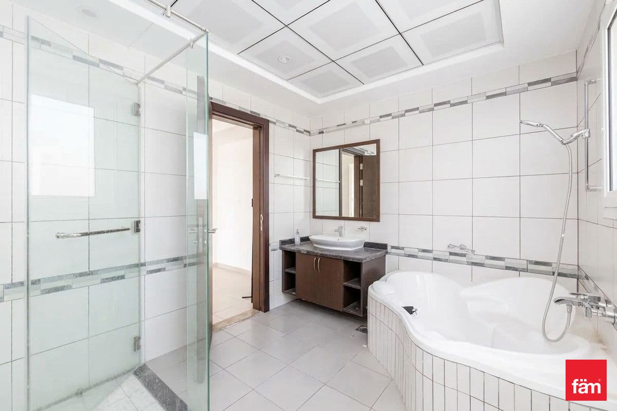 6 bedroom villa in Living Legends B Villas, photograph 13 of 13