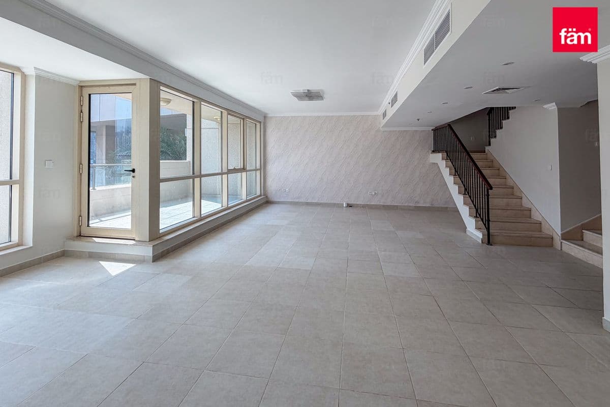 3 bedroom apartment in Marina Quays Villas 2, photograph 8 of 20