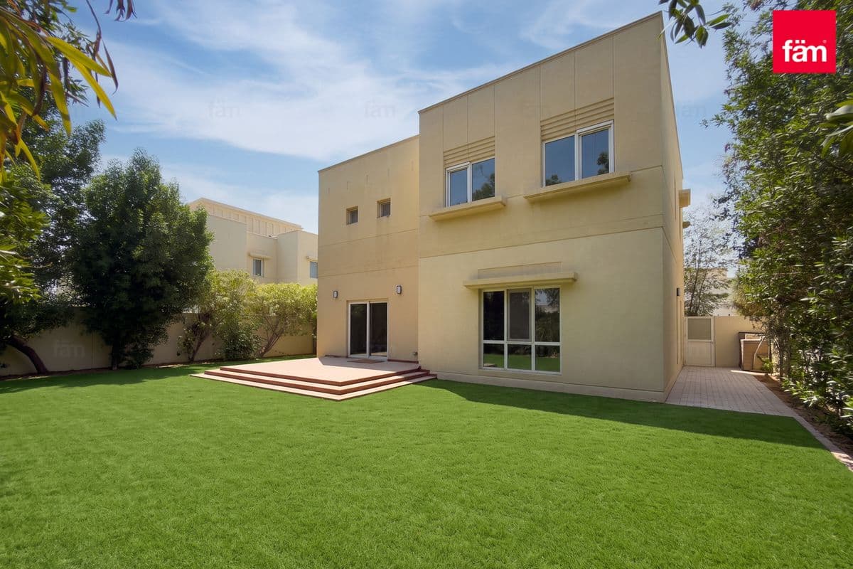 Villa in Meadows 9