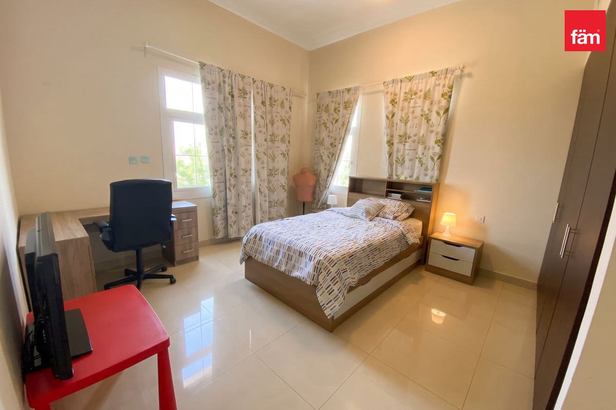 5 bedroom villa in Naseem, photograph 7 of 12