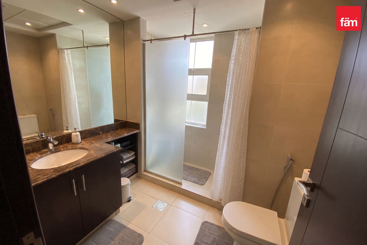 5 bedroom villa in Naseem, photograph 12 of 12