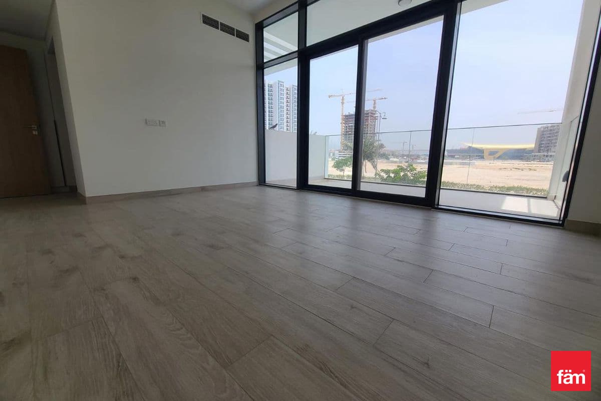 4 bedroom villa in Murooj Al Furjan East, photograph 3 of 12
