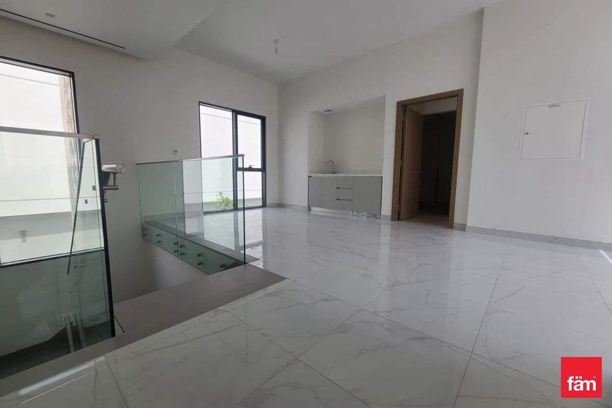 4 bedroom villa in Murooj Al Furjan East, photograph 7 of 12
