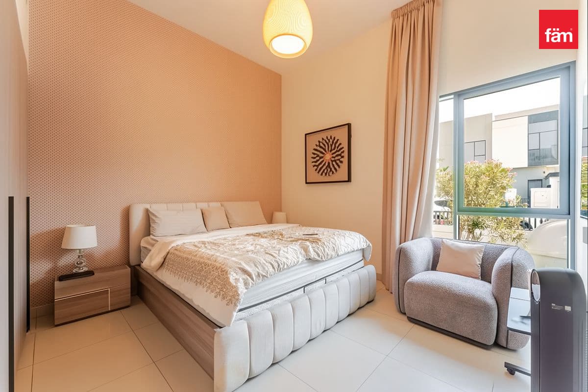 4 bedroom villa in Murooj Al Furjan East, photograph 7 of 11