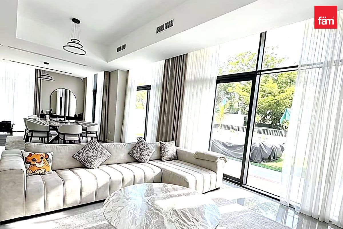 5 bedroom villa in Murooj Al Furjan East, photograph 2 of 10