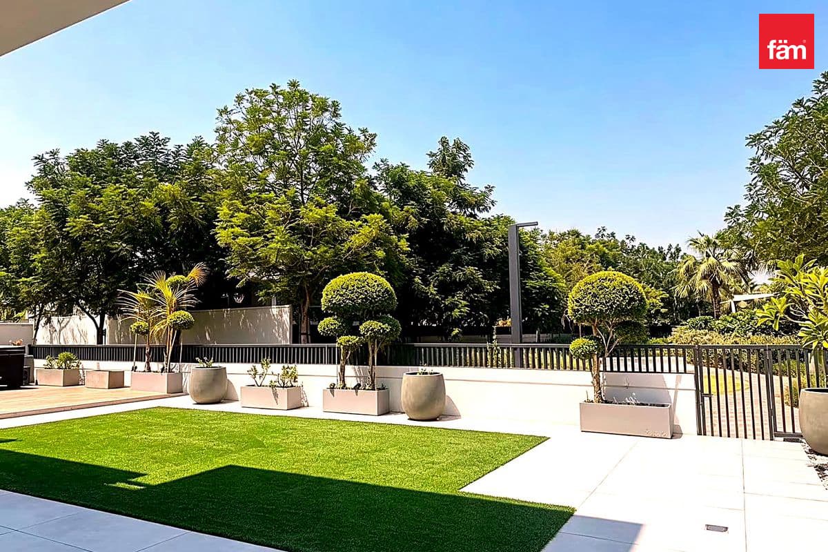 5 bedroom villa in Murooj Al Furjan East, photograph 10 of 10