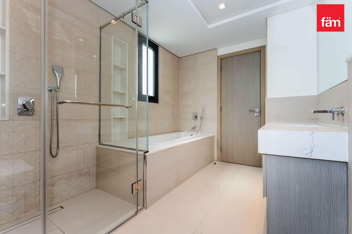 4 bedroom villa in Murooj Al Furjan West, photograph 15 of 18
