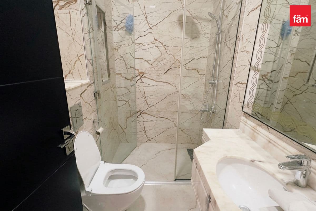 9 bedroom villa in Nad Al Hammar Villas, photograph 13 of 15