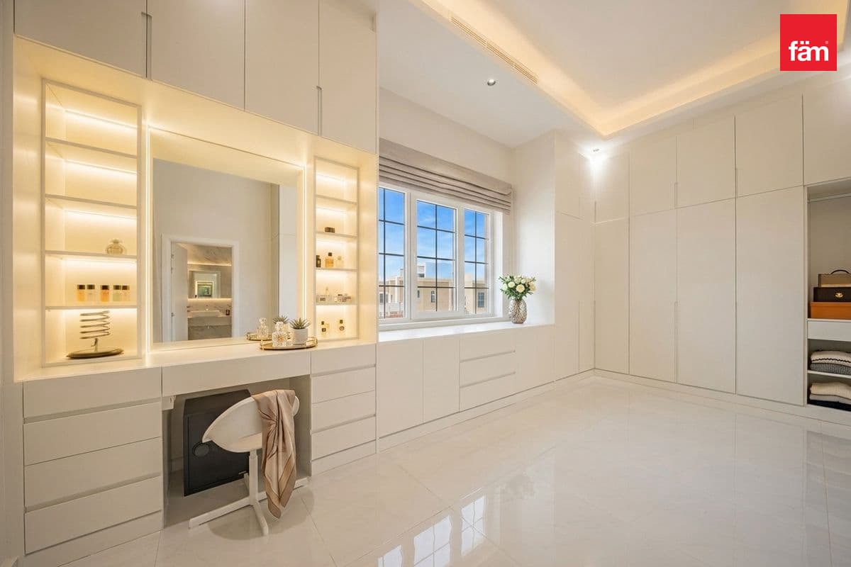 5 bedroom villa in Nad Al Sheba 2, photograph 7 of 20