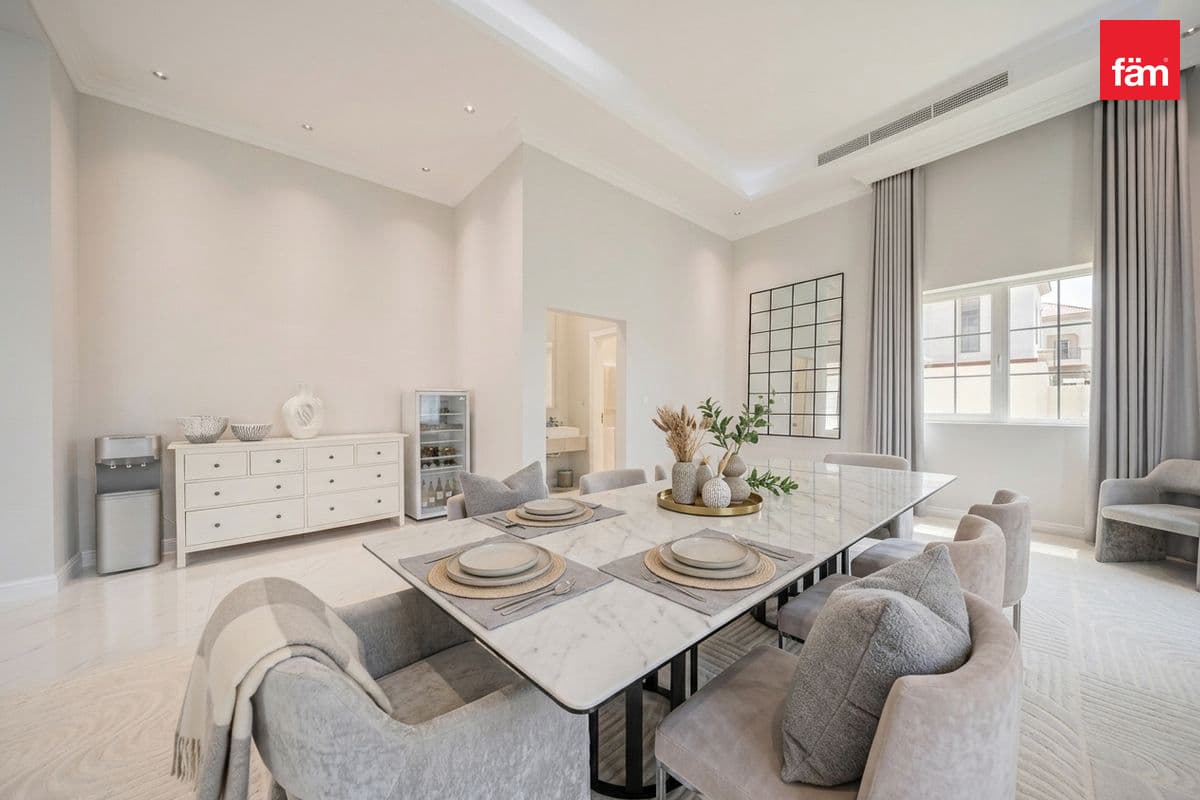 5 bedroom villa in Nad Al Sheba 2, photograph 6 of 20