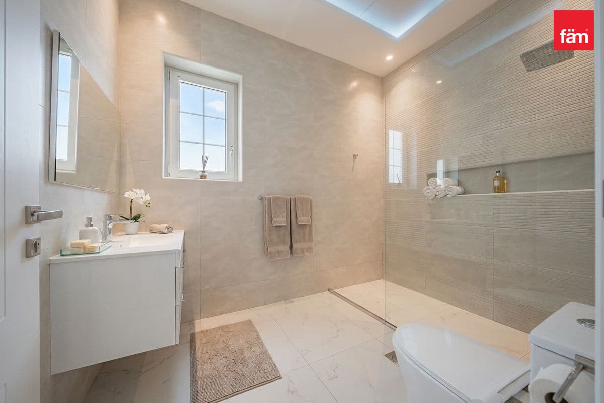 5 bedroom villa in Nad Al Sheba 2, photograph 18 of 20