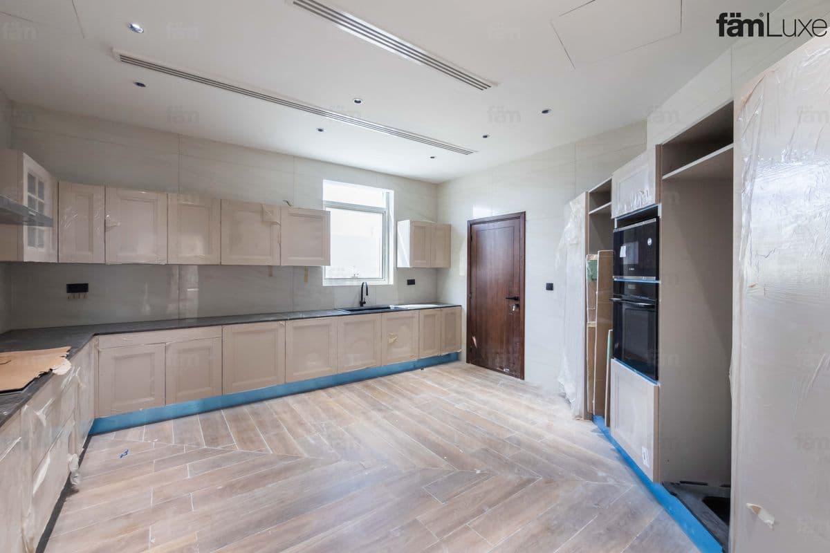 6 bedroom villa in Nad Al Sheba 4, photograph 18 of 20