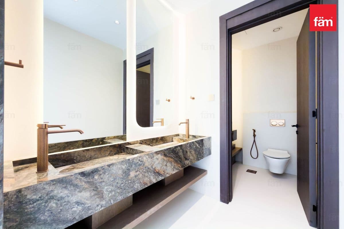 6 bedroom villa in Nad Al Sheba Gardens, photograph 11 of 17