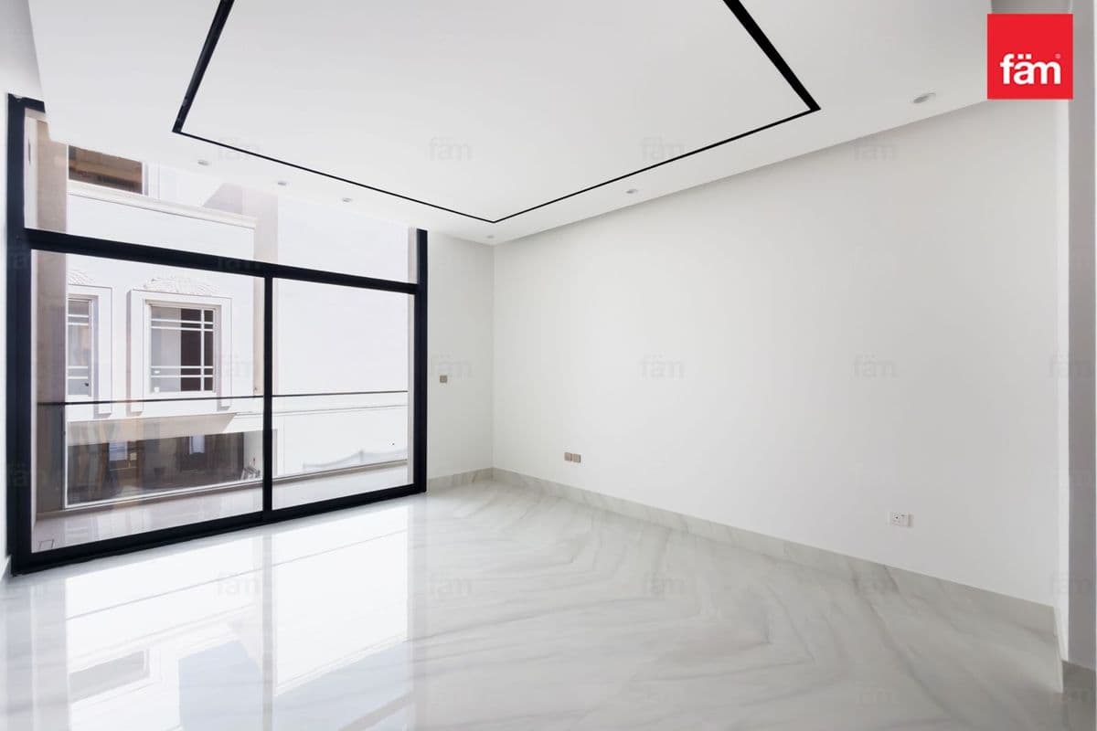 6 bedroom villa in Nad Al Sheba Gardens, photograph 12 of 17