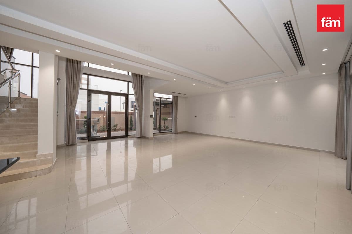 6 bedroom villa in Nad Al Sheba Gardens Phase 1, photograph 6 of 20