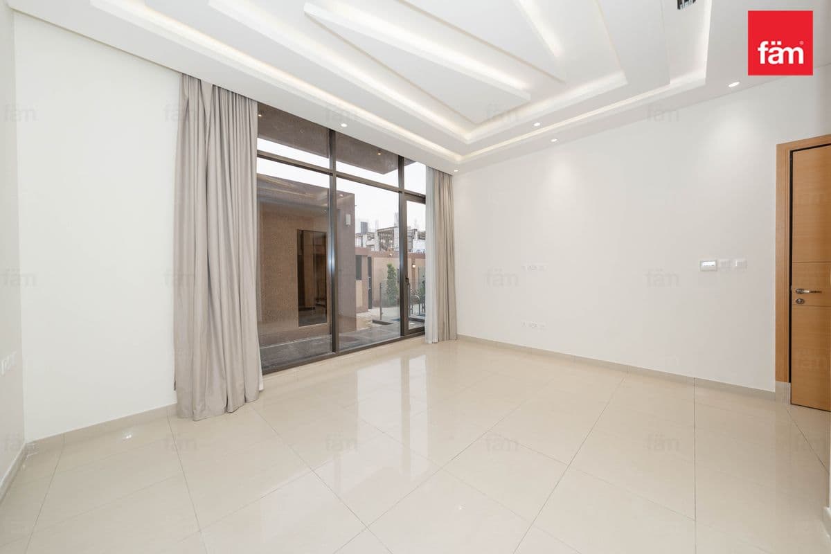 6 bedroom villa in Nad Al Sheba Gardens Phase 1, photograph 15 of 20