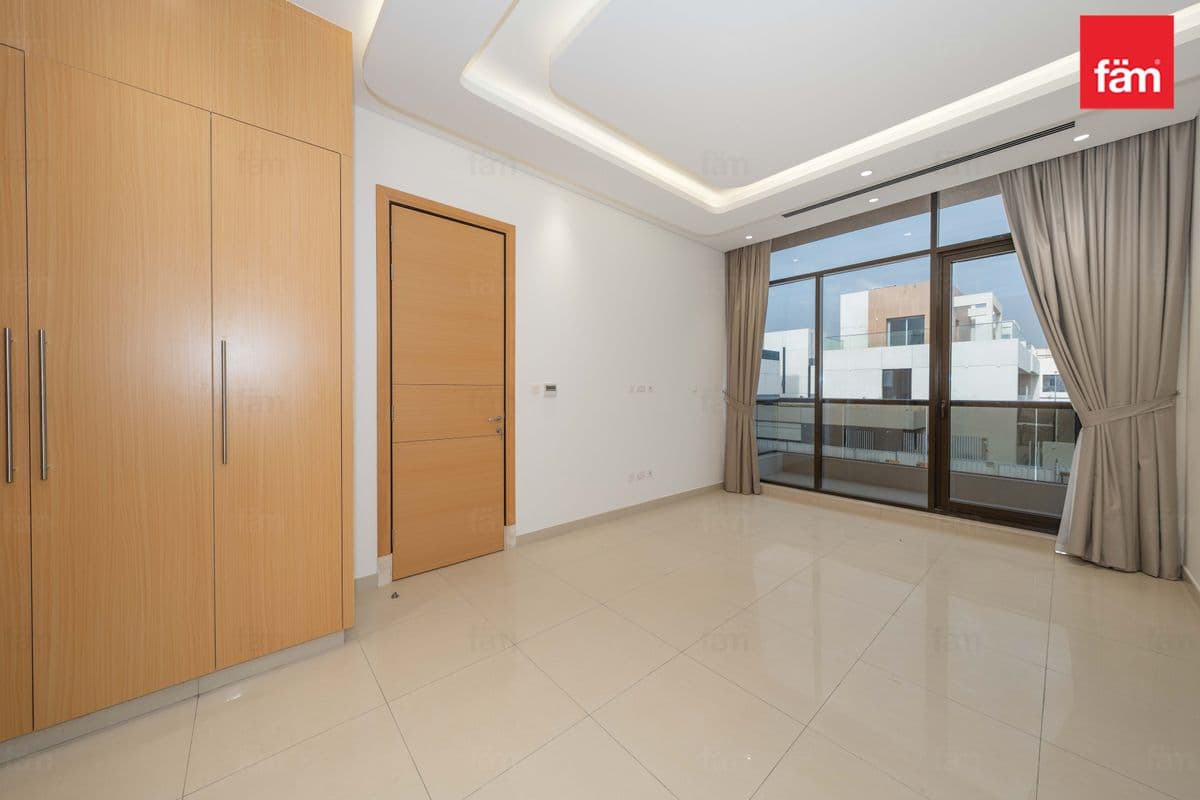 6 bedroom villa in Nad Al Sheba Gardens Phase 1, photograph 13 of 20