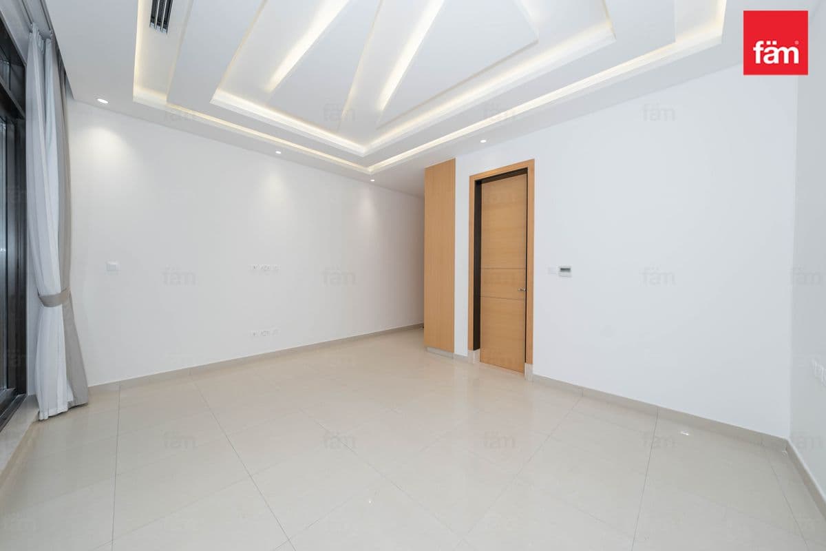 6 bedroom villa in Nad Al Sheba Gardens Phase 1, photograph 16 of 20