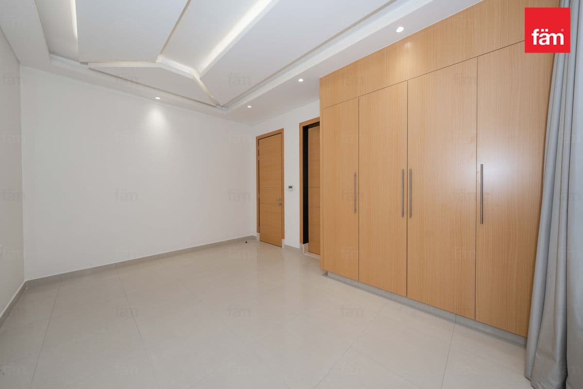 6 bedroom villa in Nad Al Sheba Gardens Phase 1, photograph 10 of 20