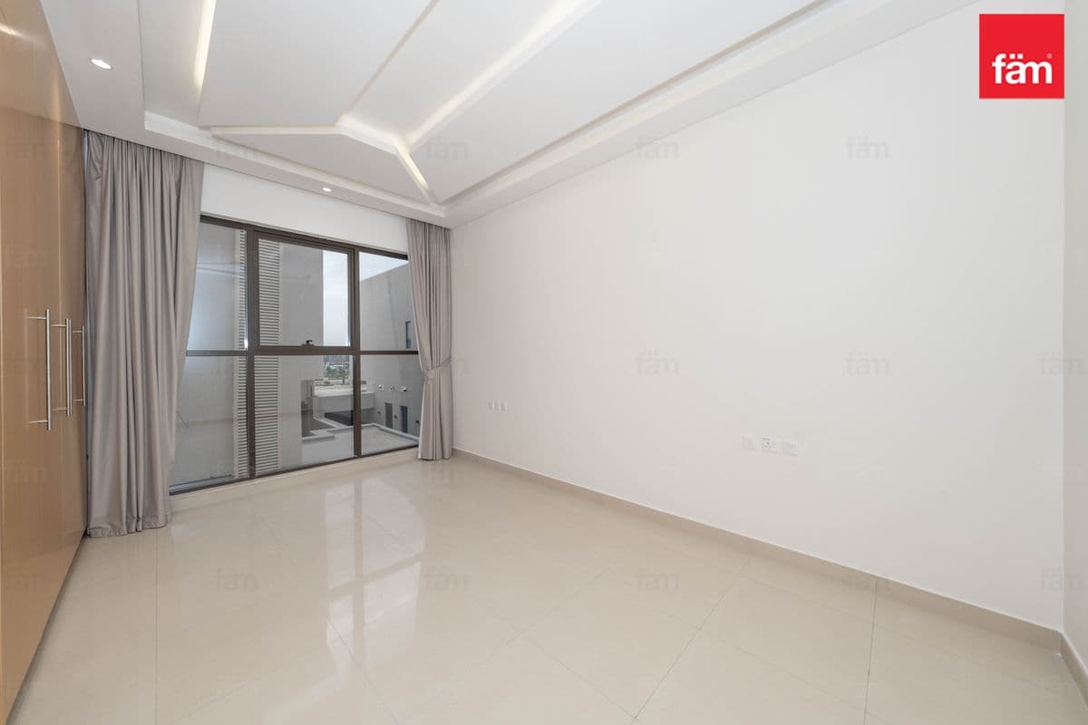 6 bedroom villa in Nad Al Sheba Gardens Phase 1, photograph 5 of 20
