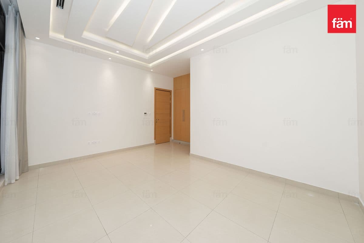 6 bedroom villa in Nad Al Sheba Gardens Phase 1, photograph 17 of 20
