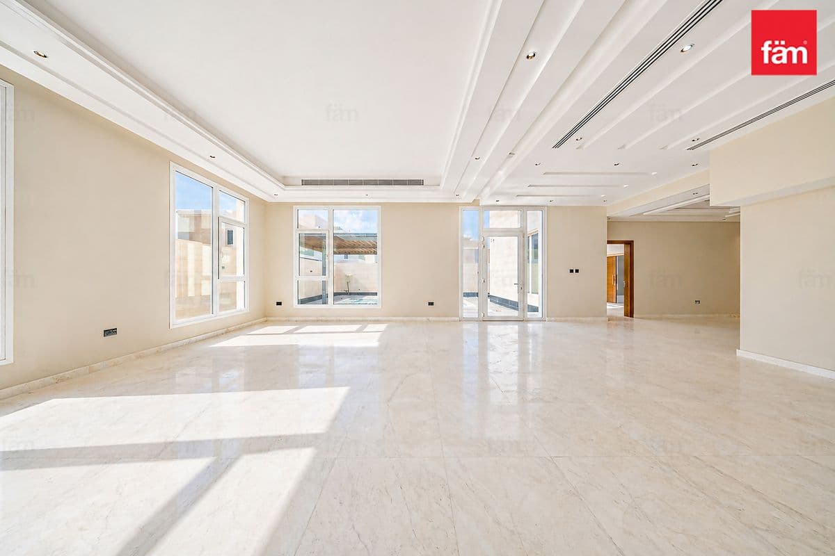 5 bedroom villa in Nad Al Sheba Gardens Phase 1, photograph 4 of 20