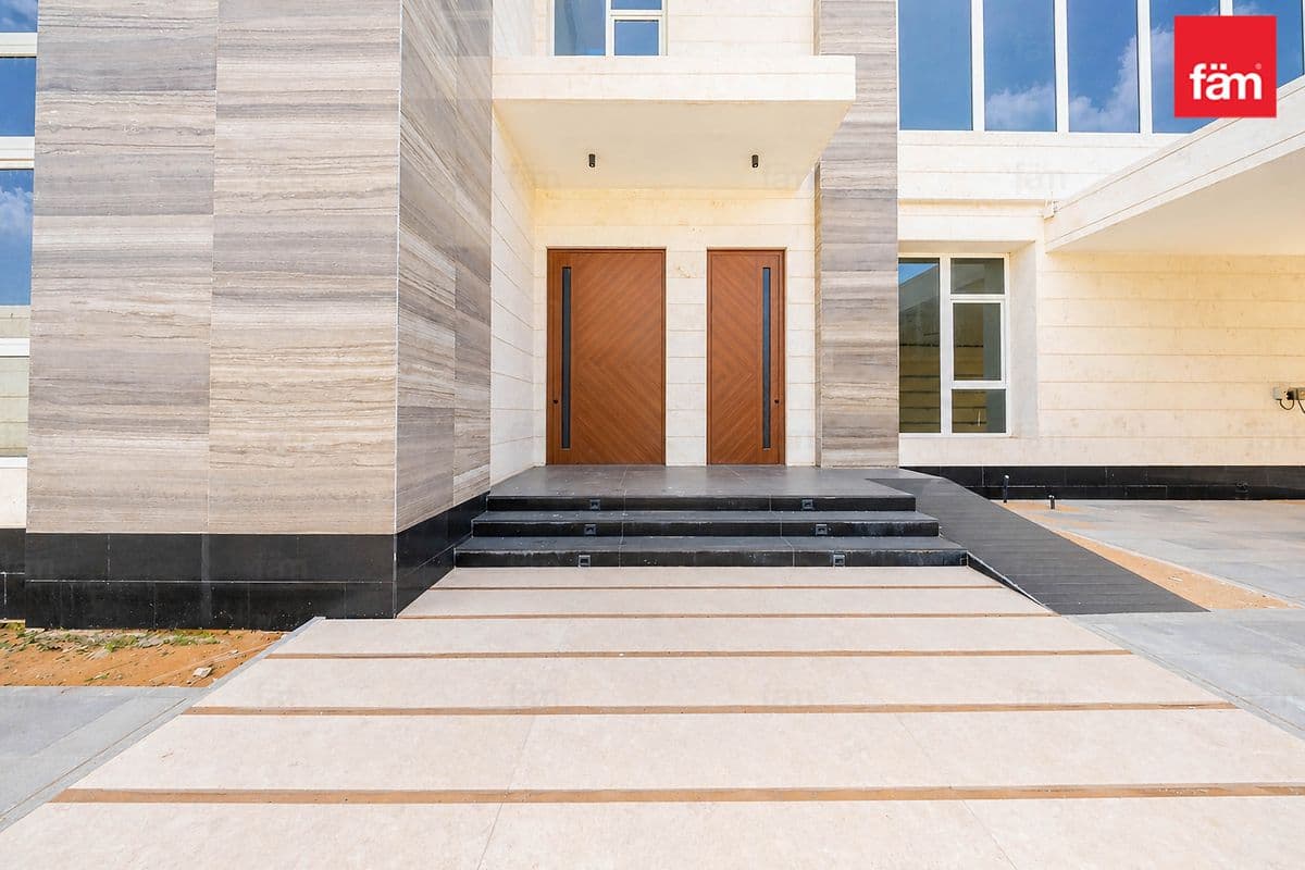 5 bedroom villa in Nad Al Sheba Gardens Phase 1, photograph 2 of 20
