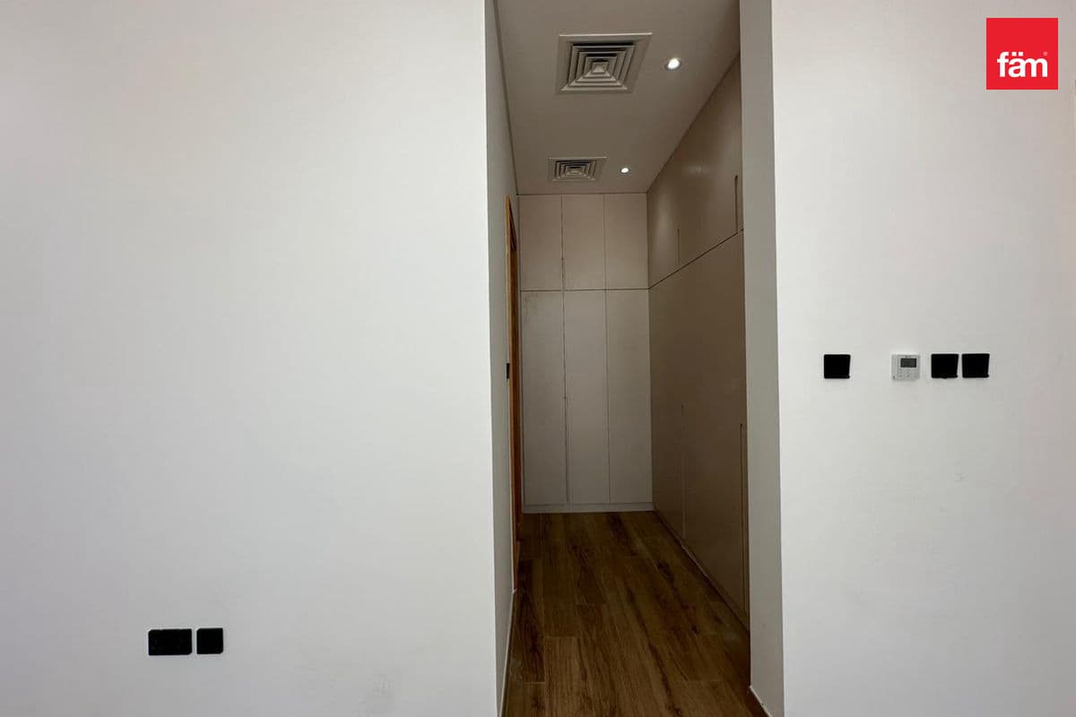 3 bedroom villa in Nad Al Sheba Gardens Phase 1, photograph 12 of 17