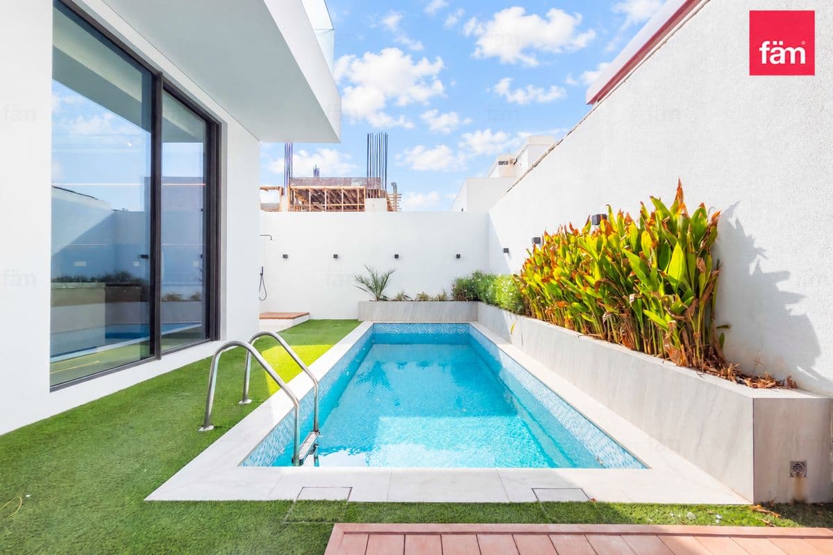 5 bedroom villa in Nad Al Sheba Gardens Phase 1, photograph 6 of 20