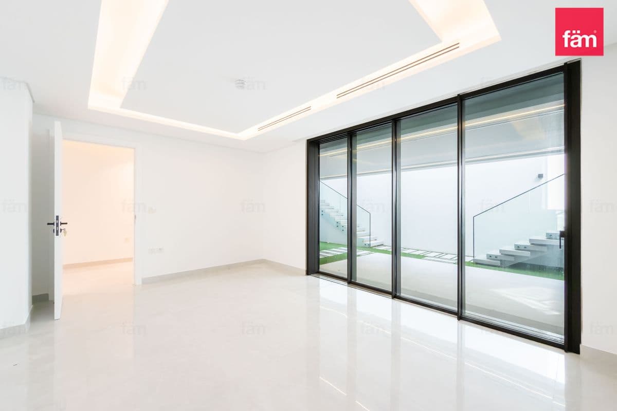 5 bedroom villa in Nad Al Sheba Gardens Phase 1, photograph 4 of 20