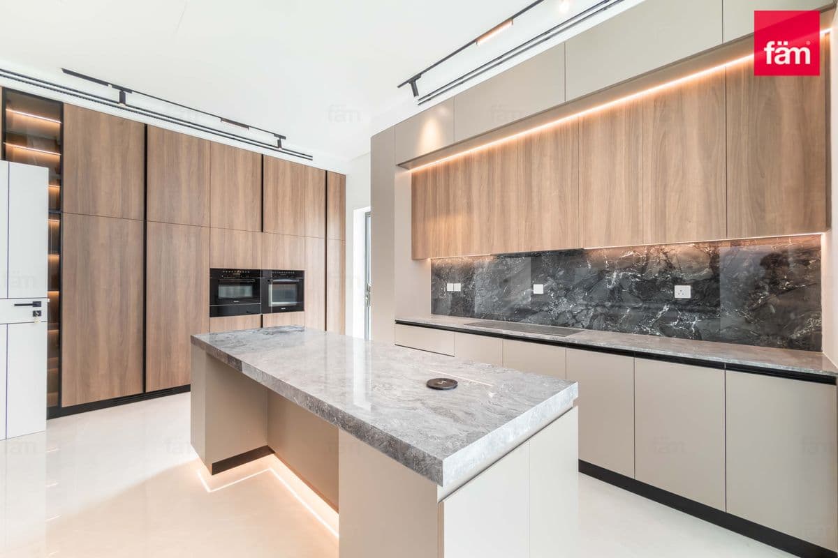5 bedroom villa in Nad Al Sheba Gardens Phase 1, photograph 15 of 20