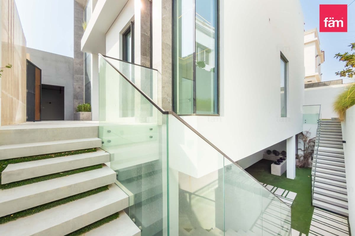 5 bedroom villa in Nad Al Sheba Gardens Phase 1, photograph 8 of 20