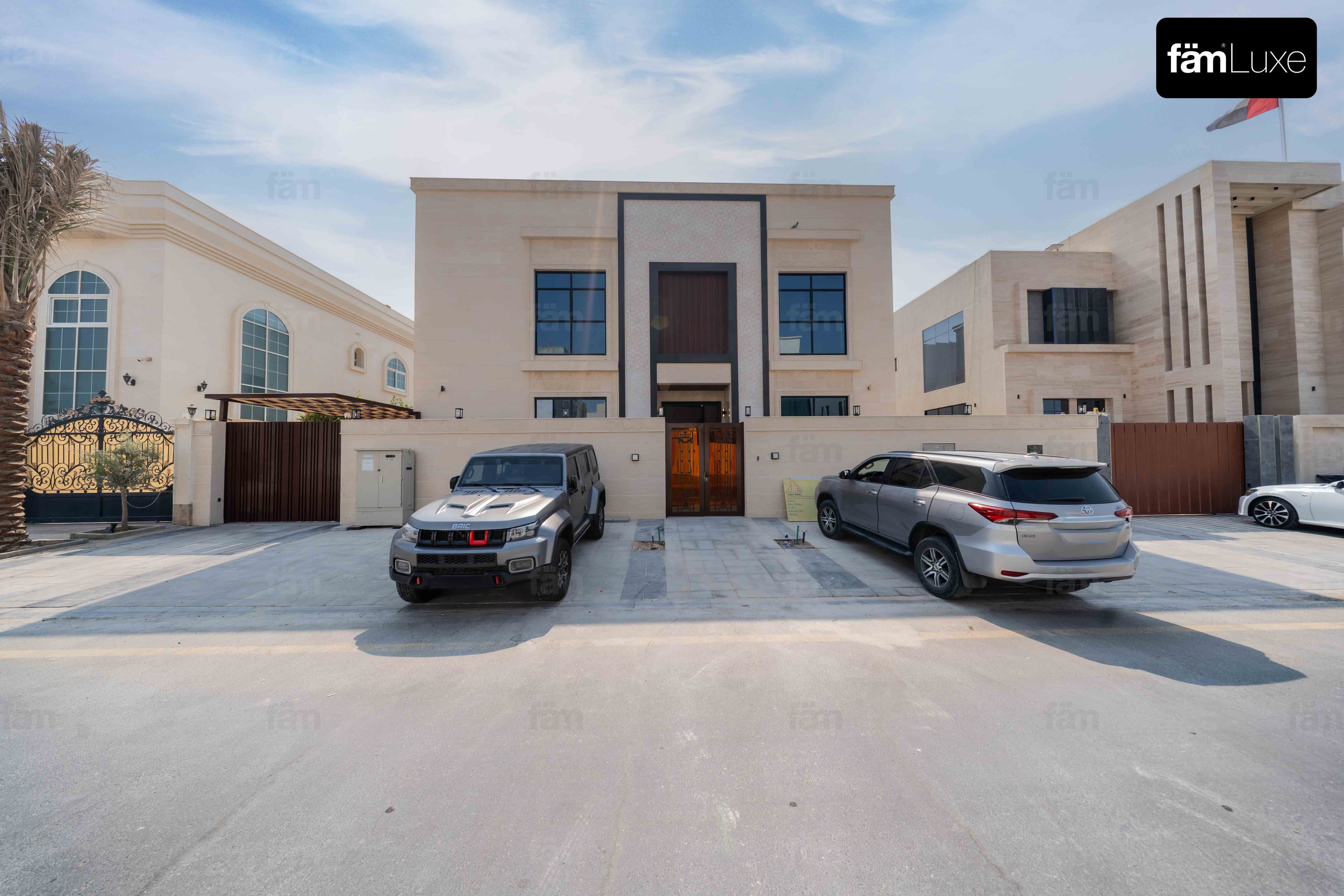 6 bedroom villa in Nad Al Sheba Gardens Phase 1, photograph 1 of 20