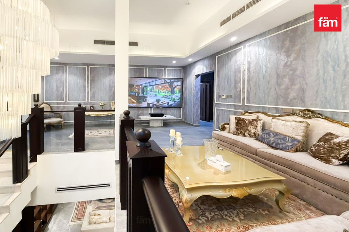5 bedroom villa in Nad Al Sheba Gardens Phase 1, photograph 19 of 20