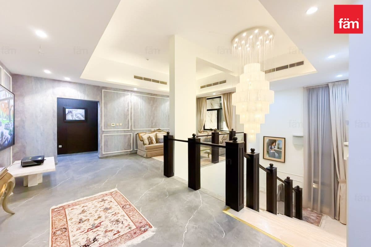 5 bedroom villa in Nad Al Sheba Gardens Phase 1, photograph 17 of 20